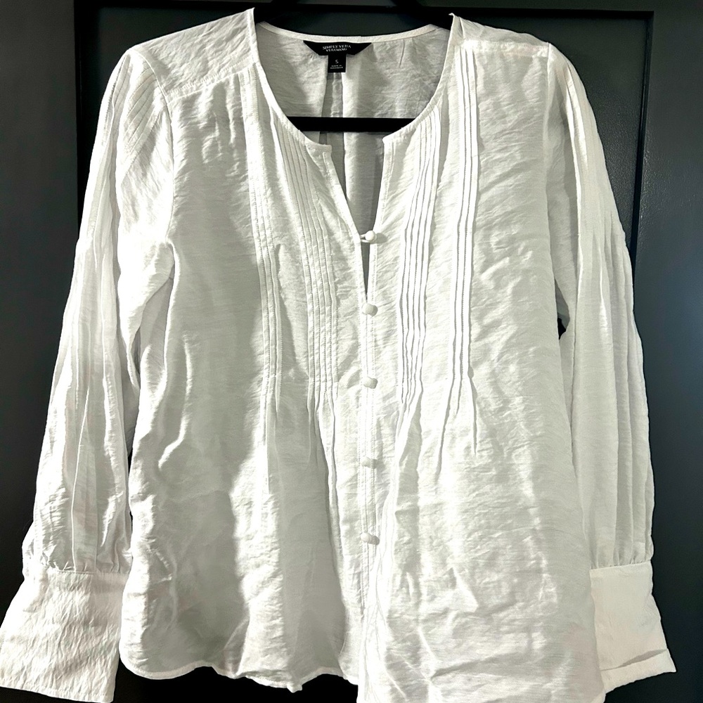 Simply Vera wang, white top, blouse, loose, simple